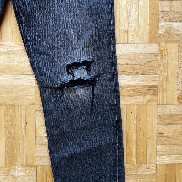 Levis Distressed Straight Jeans - Picture 2 of 7